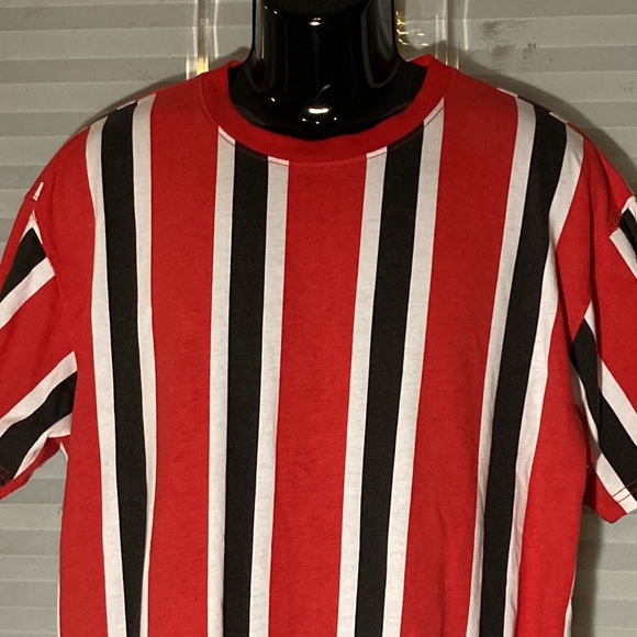Red and white stripe in T shirt in men’s - Picture 2 of 5